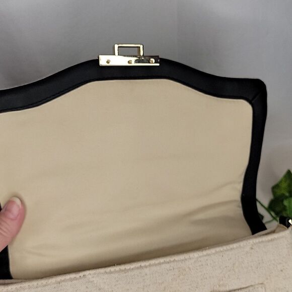 A New Day. Quilted Purse. EUC - Picture 9 of 14